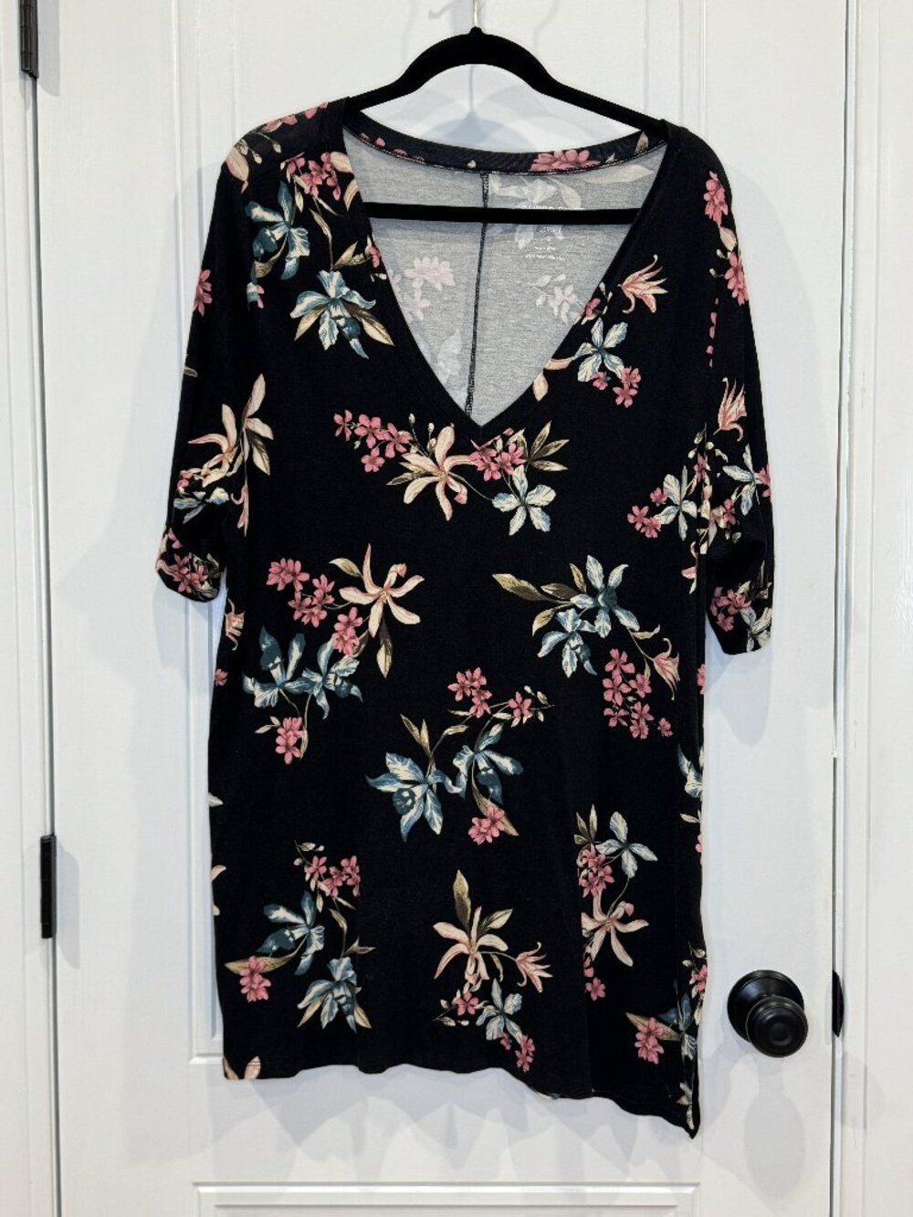 Torrid Super Soft 3xl Black Floral V-Neck Tunic EUC Pink Blue Cream Green